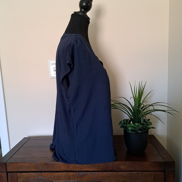 Banana Republic Navy Blue Women's Top Size Medium Cap Sleeve - Picture 2 of 9